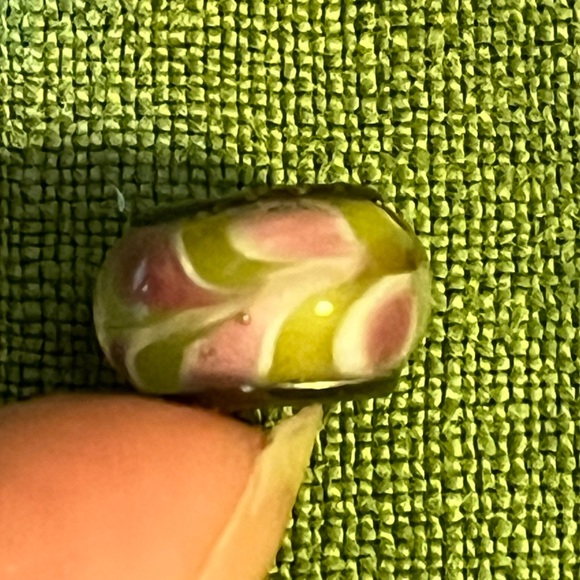 Pandora Murano glass charm, green with a pink and white swirl pattern, 1 of 5 - Picture 3 of 6